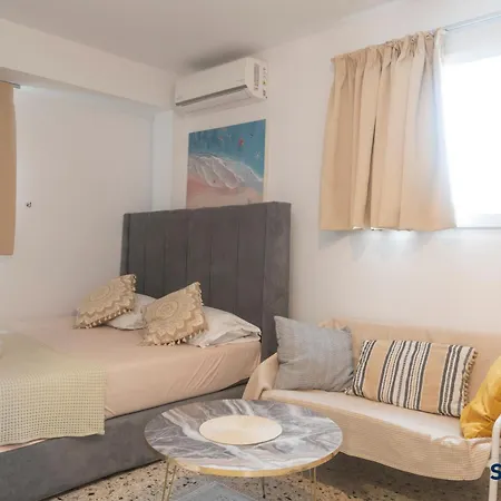 Explore Greece From Cozy Centre * Chalkís